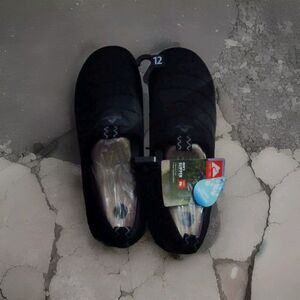 Ozark Trail Men's Black Water-Repellant Memory Slip-on Puffer Slippers Size 12